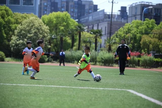 布伦森47+10恩比德末节5中0 尼克斯克76人3-1